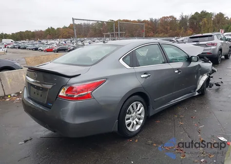 2015 Nissan Altima 2.5 S z USA, uszkodzony, nr VIN 1N4AL3AP8FN869360